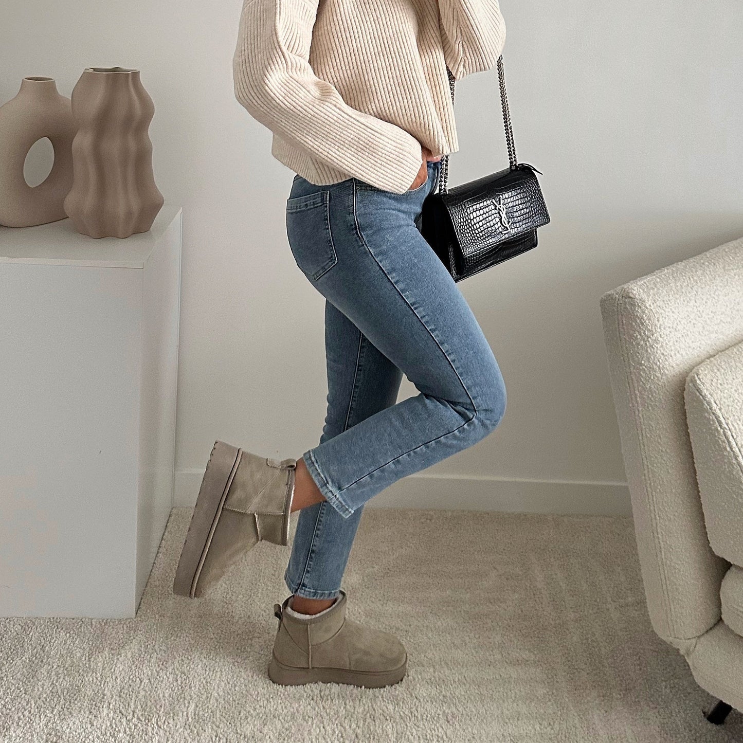 Botine confortabile și elegante pentru o plimbare fără oboseală